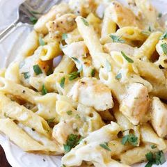 A picture of Creamy cheese pasta.