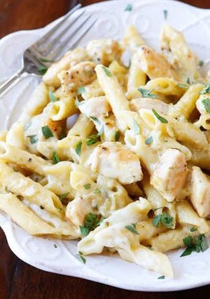 A picture of Creamy cheese pasta.