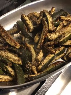Une photo de Frites de courgettes au four herbes de Provence basilic et parmesan