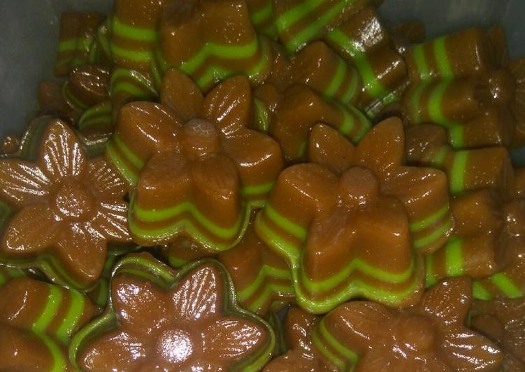 Bagaimana Menyiapkan Kue lapis pandan mocca yang Enak