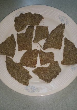 A picture of Pita Chips (from flaxseed mix).