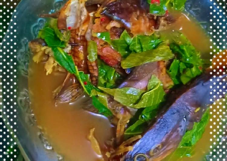 Bahan memasak Gulai daun singkong mix ikan asap non santan yang praktis