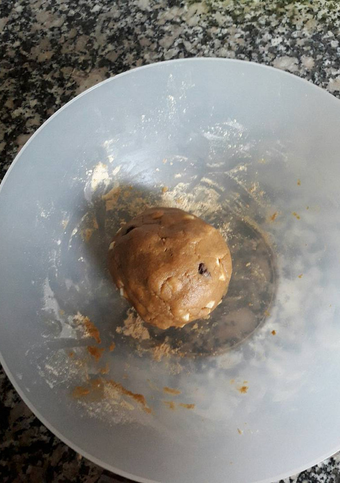 Una foto de Gofio amasado con pasas y queso blanco canario