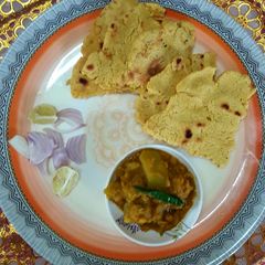 Makke di roti A picture of Makke di roti.