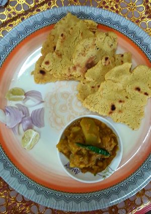 A picture of Makke di roti.