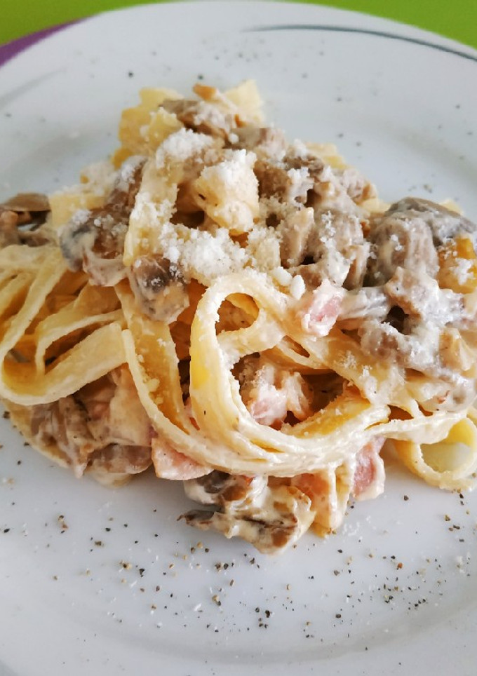 Una foto de Tagiliatella a la carbonara