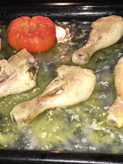Una foto de Muslos de pollo al horno