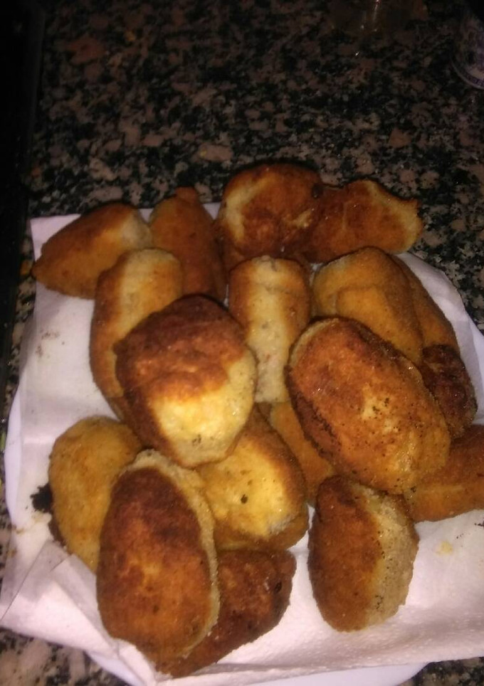 Una foto de Croquetas caseras con carne de pollo y ternera, carne magra y morcilla y chorizo