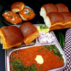 A picture of Pav Bhaji.