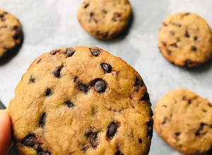 A picture of Chocolate chip cookies.