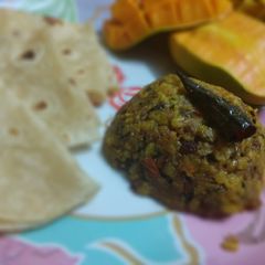A picture of Sukhi Mix Dal In Cooker.