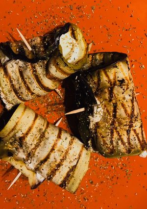 Une photo de Rouleaux d’aubergine, saumon et philadelphia