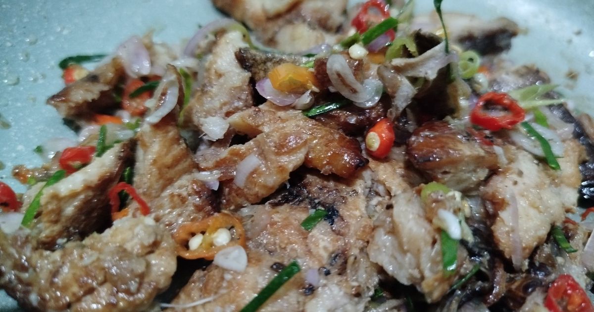 Ikan Asap Sambal Matah