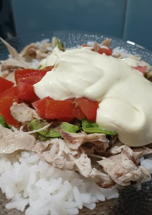 Una foto de Ensalada de pollo con mayonesa casera (apto APLV)