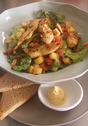 Hình của món Salad cá hồi.