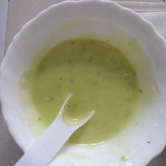 A picture of Lemon glaze for lemon cake.