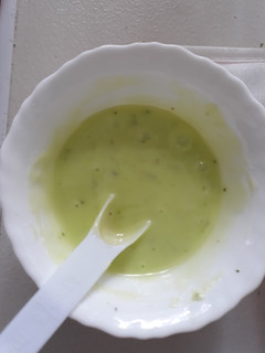 A picture of Lemon glaze for lemon cake.