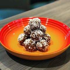 A picture of Raw Chocolate and Coconut Protein Balls.
