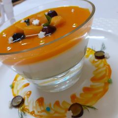 A picture of Mango pudding.