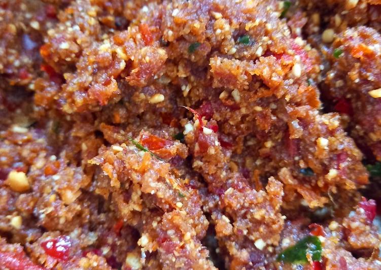 Bagaimana Menyiapkan Sambel Pecel, Enak Banget