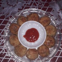 A picture of Potato cheese balls.