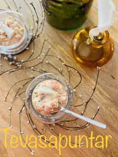 Una foto de Cocktail de gambas 🦐 🥬 🐟 🥂