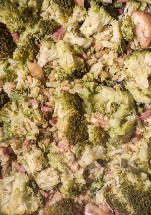 Une photo de Poêlée brocolis, lardons, ébly, haricots verts et cordon bleu
