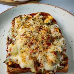 Creamy & Cheesy Paneer Toast A picture of Creamy & Cheesy Paneer Toast.