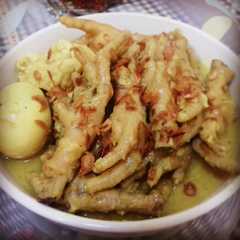 รูปของ Ceker empuk kuah opor