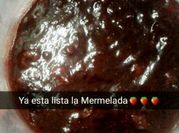 Una foto de mermelada de frutilla