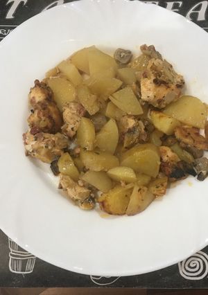 Csirkés-gombás tepsis étel recept fotója