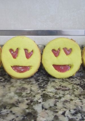 Una foto de Caritas enamoradas