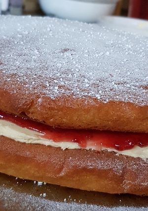 A picture of Victoria sponge cake.