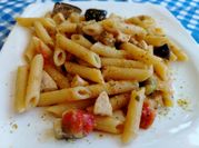 Una foto di primi piatti con pesce spada