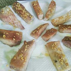 A picture of Sesame and honey covered nduma.