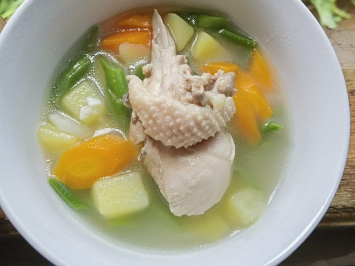 Bagaimana Membuat Sayur sop ayam yang Enak