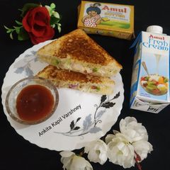 A picture of Bread (Mayonnaise Sandwich).