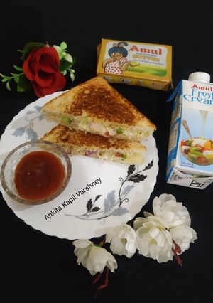 A picture of Bread (Mayonnaise Sandwich).