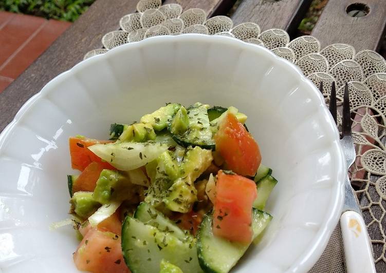 Avocado & Tomato Salad