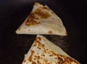 Una foto de empanadas pollo cebollin