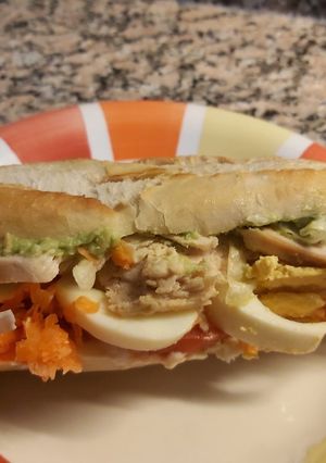 Una foto de Sándwich de Pollo