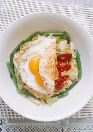 Hình của món Mì Khô & Trứng Ốp-la.