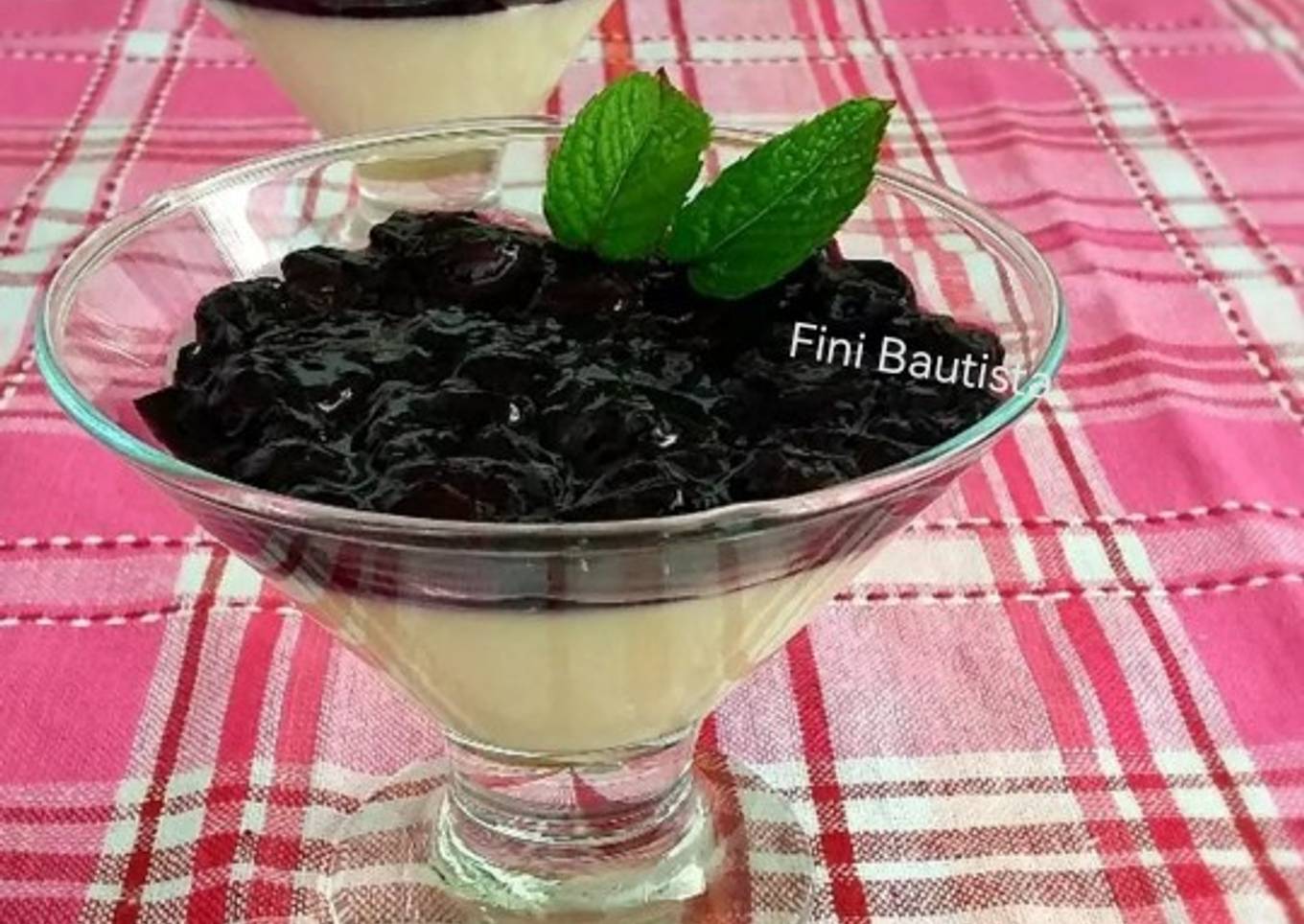 Panna cotta de chocolate blanco y arándanos