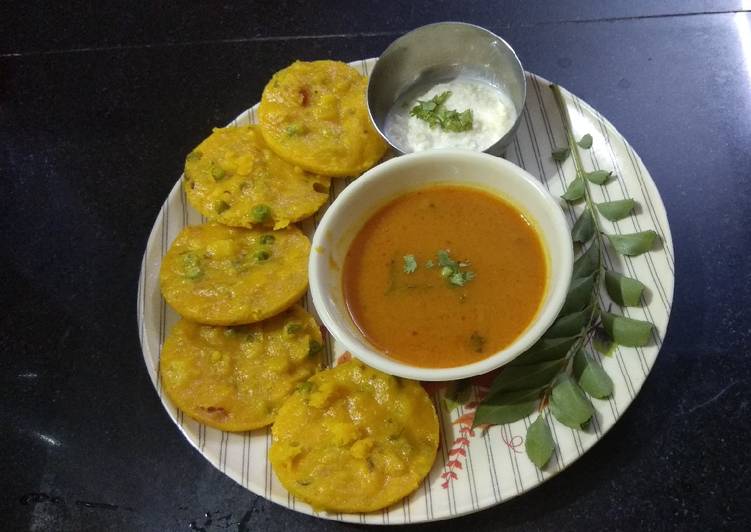 Vegetables rava idli