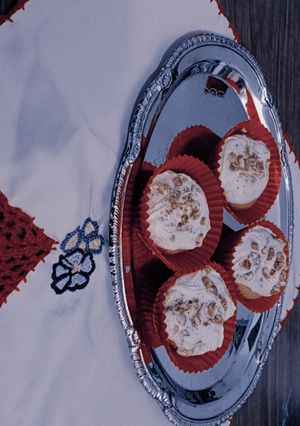 Una foto de Muffins de manzana y canela