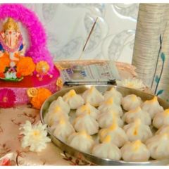 A picture of Ukadiche Modak.