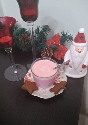 Φωτογραφία της συνταγής Ζεστή ροζ σοκολάτα με γεύση καραμέλα και άρωμα βανίλια