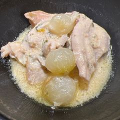 A picture of Crockpot Chicken with Pearl Onions 🧅.