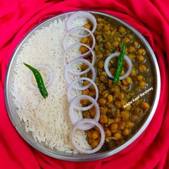 A picture of Chole Chawal.