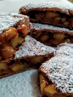 Una foto de EMPANADA De🍎Manzana y Canela...!
